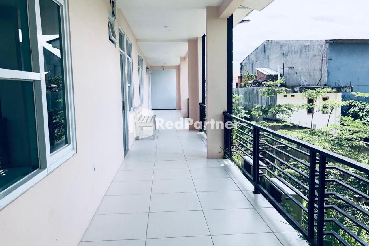 Wisma Suci Syariah Polewali Mandar Mitra Reddoorz Matakali Esterno foto