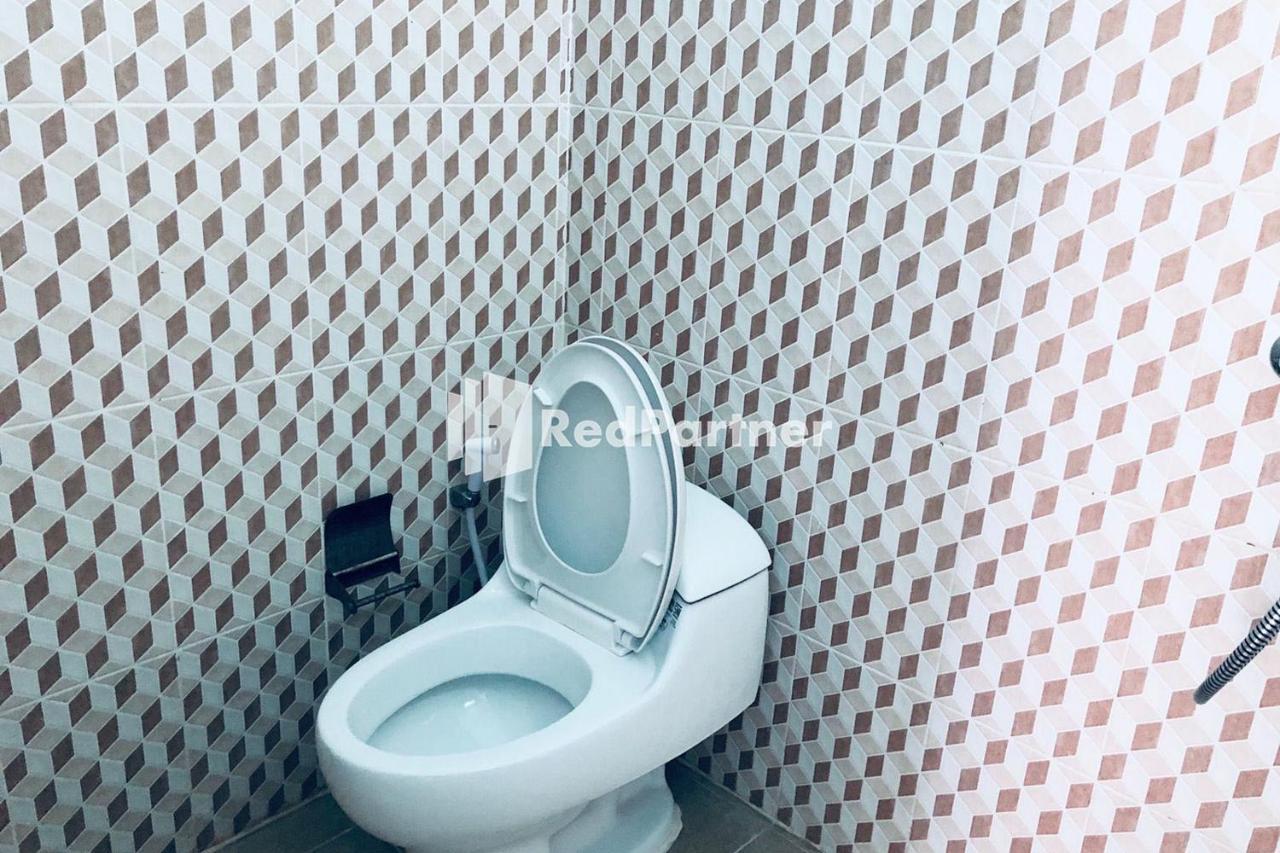Wisma Suci Syariah Polewali Mandar Mitra Reddoorz Matakali Esterno foto